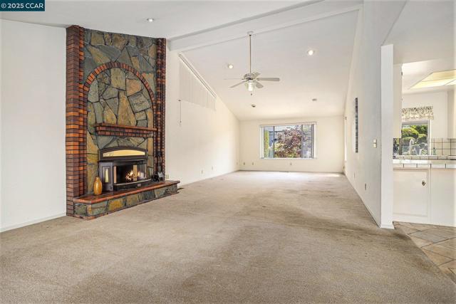 3323 Diablo Cir, Pinole CA: https://media.crmls.org/mediaz/b1d5b55e-0441-4d93-bbdd-c95a79413db2.jpg