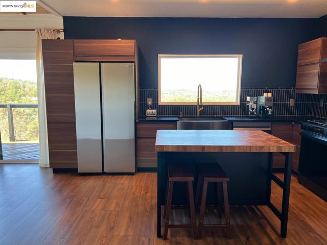 110 Duncan Hill RD, Auburn CA: https://media.crmls.org/mediaz/b1d612ed-75e2-4fd5-93fe-5dfeb3171b94.jpg