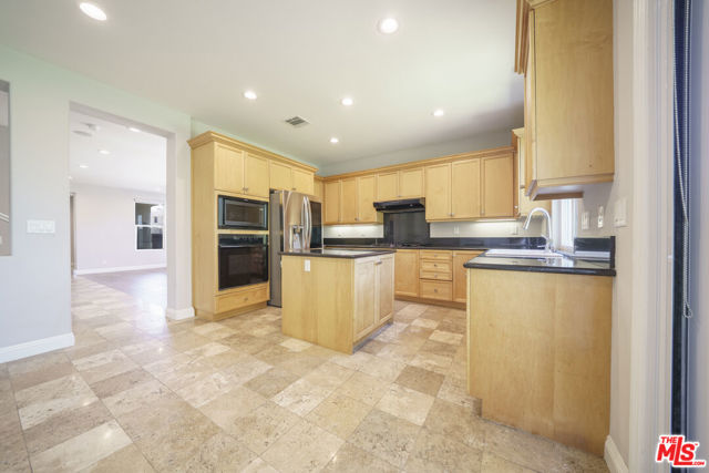 629 Milford Street, Los Angeles CA: https://media.crmls.org/mediaz/b1d6141d-1373-43c3-a339-121aa84a0166.jpg