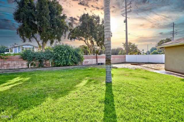 1700 Arlene Avenue, Oxnard CA: https://media.crmls.org/mediaz/b1d61d7e-2198-4ba5-a6e2-4c847e6c7489.jpg