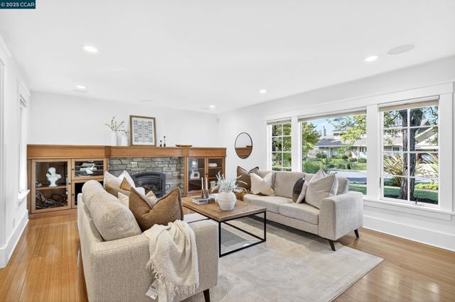1206 Rimer Dr, Moraga CA: https://media.crmls.org/mediaz/b1d64f58-1e07-4ca9-bd4b-15c34a0d8545.jpg