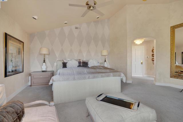 4478 Deer Ridge Road, Danville CA: https://media.crmls.org/mediaz/b1d65eaa-7397-4261-884e-5681de889a84.jpg
