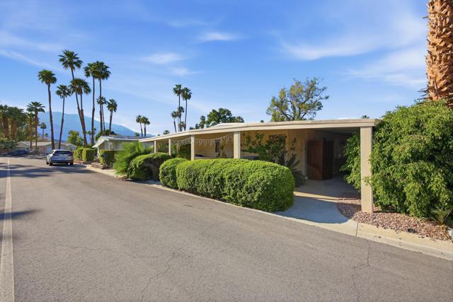 206 Marisma Way, Cathedral City CA: https://media.crmls.org/mediaz/b1d7017b-314f-44e3-9ed3-bc05db8da316.jpg