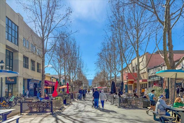 586 Burgoyne Street, Mountain View CA: https://media.crmls.org/mediaz/b1d70be7-42b7-4c64-b637-725643f5762b.jpg