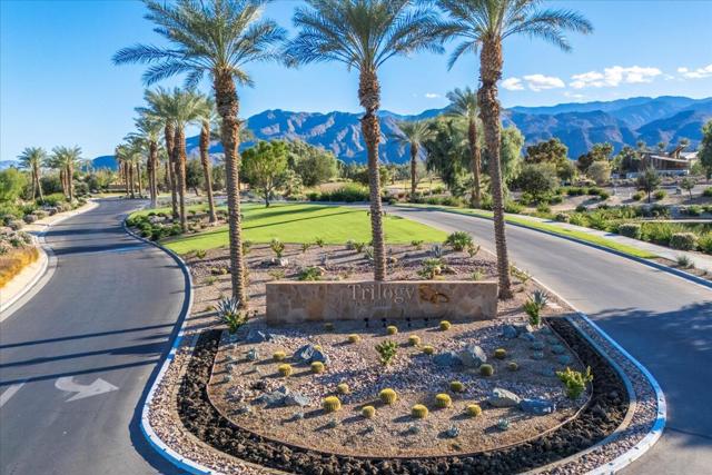 81485 Golden Poppy Way, La Quinta CA: https://media.crmls.org/mediaz/b1d72f8a-ac77-4d76-ac29-da98b65b4501.jpg