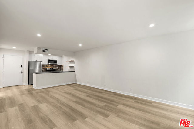 750 N Kings Road, West Hollywood CA: https://media.crmls.org/mediaz/b1d741d2-c28e-4a7c-b804-b9632884f8dd.jpg