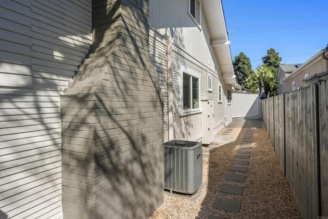 Detail Gallery Image 46 of 51 For 311 B Ave, Coronado,  CA 92118 - 3 Beds | 2 Baths