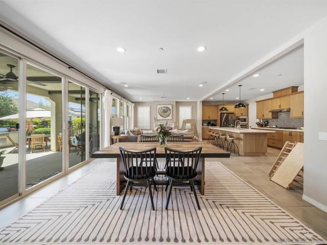 916 Camino Aldea, Chula Vista CA: https://media.crmls.org/mediaz/b1d8a9c7-e127-4ae1-b887-7697e24d61c2.jpg