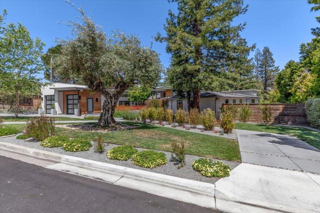 15902 Rochin Terrace, Los Gatos CA: https://media.crmls.org/mediaz/b1d92ae4-fba8-49c2-b6cb-50b5800f997a.jpg