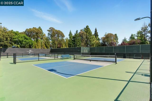 624 Doral Dr, Danville CA: https://media.crmls.org/mediaz/b1d957b8-c9cd-4301-8a2a-1eb5eeeddfb7.jpg