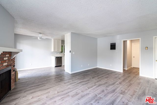 3763 S Bentley Avenue, Los Angeles CA: https://media.crmls.org/mediaz/b1da3afc-f5d0-47b6-b4bf-dde1797034cf.jpg