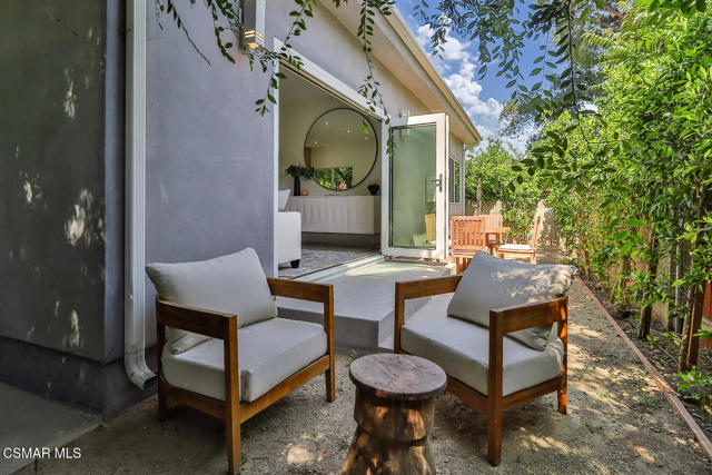 514 W Washington Boulevard, Pasadena CA: https://media.crmls.org/mediaz/b1da728e-683c-43c0-a51e-bad5dfec1b4d.jpg