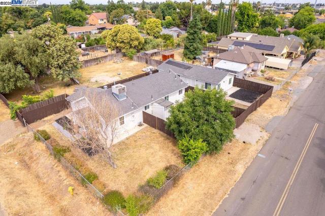 4733 E Washington St, Stockton CA: https://media.crmls.org/mediaz/b1da8439-0485-4a7a-bb9e-67a586039709.jpg