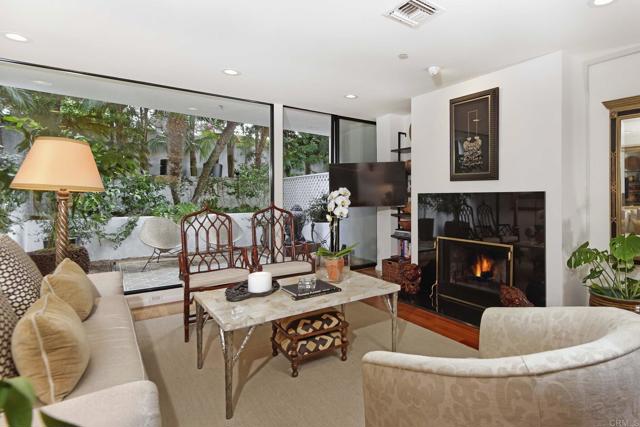 101 Coast Boulevard, La Jolla CA: https://media.crmls.org/mediaz/b1dab126-b9ab-49bf-9b00-043a69767275.jpg