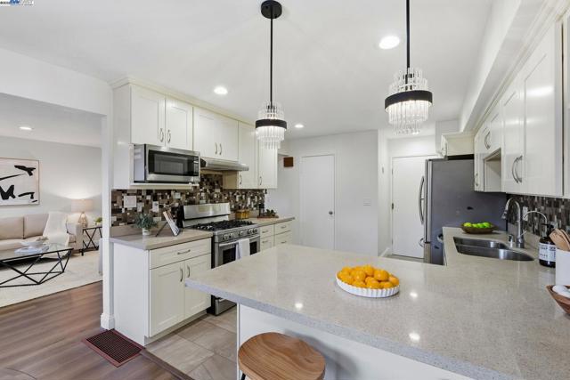 2907 Wilson Cmn, Fremont CA: https://media.crmls.org/mediaz/b1dac8b5-b75b-41ec-8c8d-83a85adc6f0b.jpg