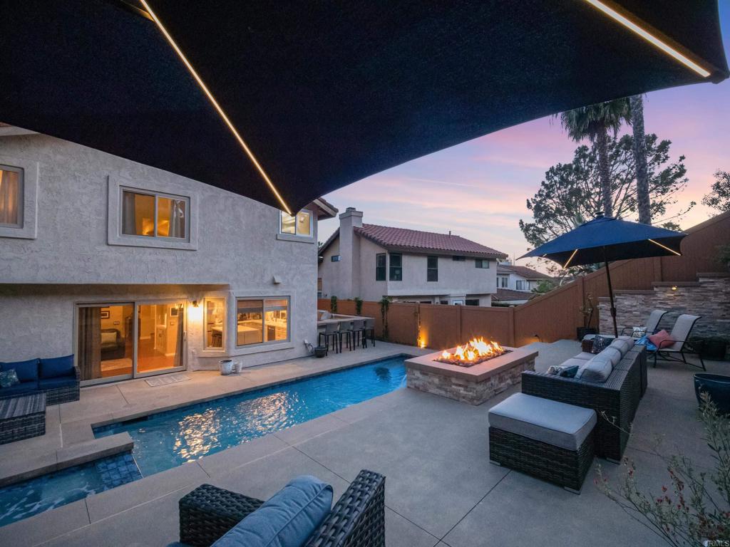 https://media.crmls.org/mediaz/b1dad411-2622-4da0-9f18-0ddf4fff6575.jpg?preset=X-Large
