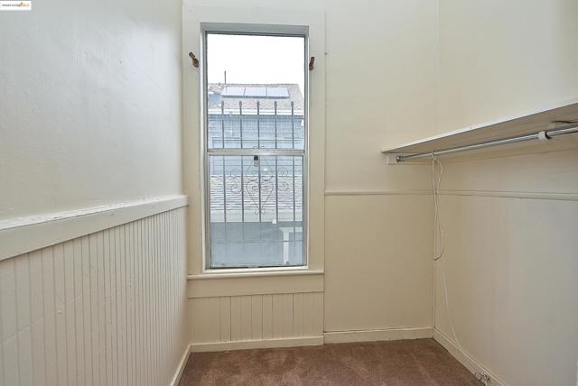 672 33Rd St, Oakland CA: https://media.crmls.org/mediaz/b1db0d75-c1d0-4780-ba9b-ecb3a418c3cb.jpg