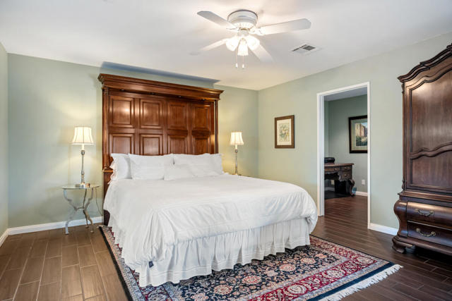 52775 Avenida Bermudas, La Quinta CA: https://media.crmls.org/mediaz/b1dbf6c2-4001-4074-ba79-85807643cb71.jpg