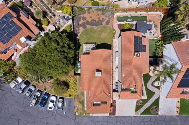 2818 Forest View Way, Carlsbad CA: https://media.crmls.org/mediaz/b1dd2813-0706-4b14-9906-9fb53f6061f1.jpg