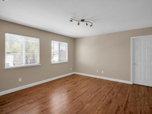 1413 Angus St, Patterson CA: https://media.crmls.org/mediaz/b1dd9f74-91c6-4391-8eb9-f438ae8c2609.jpg