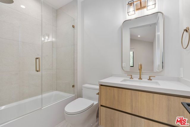 4647 Morse Avenue, Sherman Oaks CA: https://media.crmls.org/mediaz/b1de5f5f-8634-430f-9c92-5494666b8004.jpg