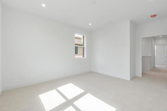 2102 Ivory Terrace, San Ramon CA: https://media.crmls.org/mediaz/b1de7144-3b1d-4978-9f19-572508416b5e.jpg
