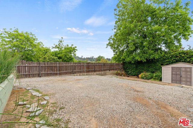 6163 Strickland Avenue, Los Angeles CA: https://media.crmls.org/mediaz/b1de803b-0c99-4760-8c59-c0736fe2ae58.jpg