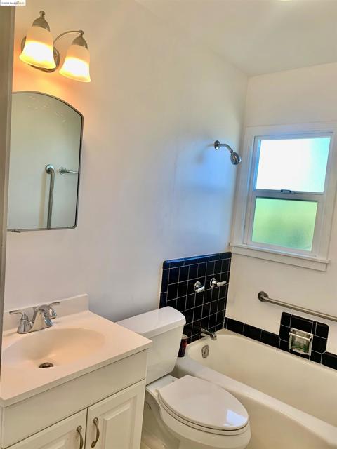 1028 61st St, Oakland CA: https://media.crmls.org/mediaz/b1df3533-83b3-4beb-893b-fd1384db8f28.jpg