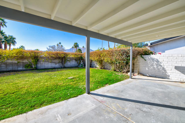 70091 Chappel Road, Rancho Mirage CA: https://media.crmls.org/mediaz/b1df8a97-5f8c-4c04-ae0d-c569c7706342.jpg