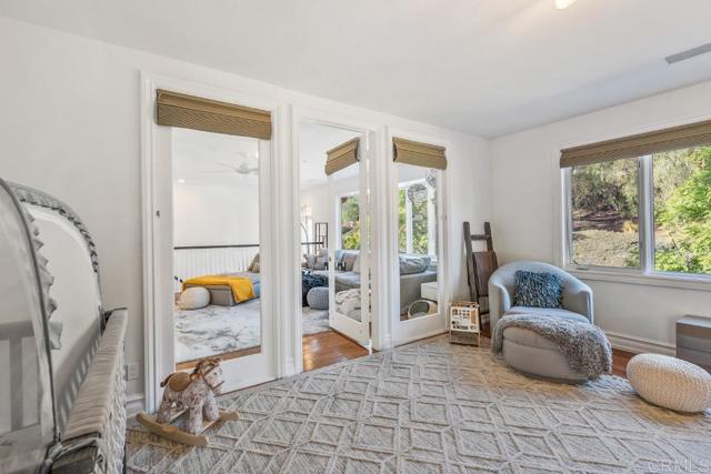 7345 Vista Rancho Ct, Rancho Santa Fe CA: https://media.crmls.org/mediaz/b1dfee36-fa2f-47ff-9546-937db58afda9.jpg
