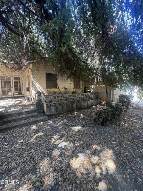238 W Le Roy Avenue, Arcadia CA: https://media.crmls.org/mediaz/b1e02096-cd2d-4840-b7b0-1a06cc38bd8f.jpg