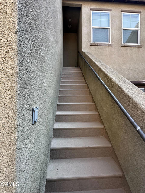 726 Owens River Drive, Oxnard CA: https://media.crmls.org/mediaz/b1e0b004-ee33-4204-b387-4c2af8ba1276.jpg