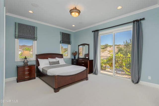 2462 Lost Canyons Drive, Simi Valley CA: https://media.crmls.org/mediaz/b1e1095d-d24f-44d9-9acf-e30bcd96d546.jpg