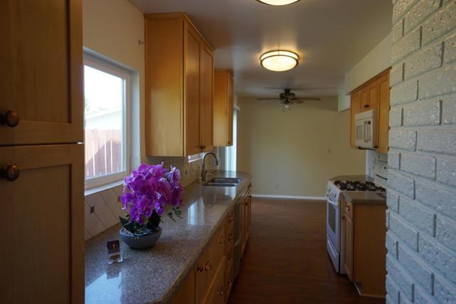 1521 Malta Avenue, Chula Vista CA: https://media.crmls.org/mediaz/b1e1c520-1bf3-41c1-857e-75ae8d58c621.jpg