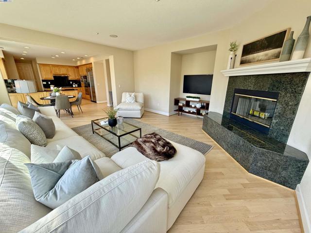 752 Barleta Ln, Livermore CA: https://media.crmls.org/mediaz/b1e1e39a-344b-44fd-956e-8357a9c974ff.jpg
