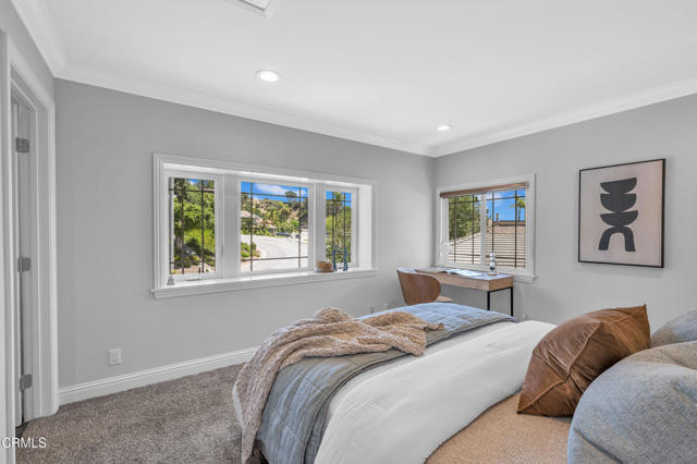 320 Starlane Drive, La Canada Flintridge CA: https://media.crmls.org/mediaz/b1e30381-f2b6-4649-a0c3-f5812f3deaa2.jpg