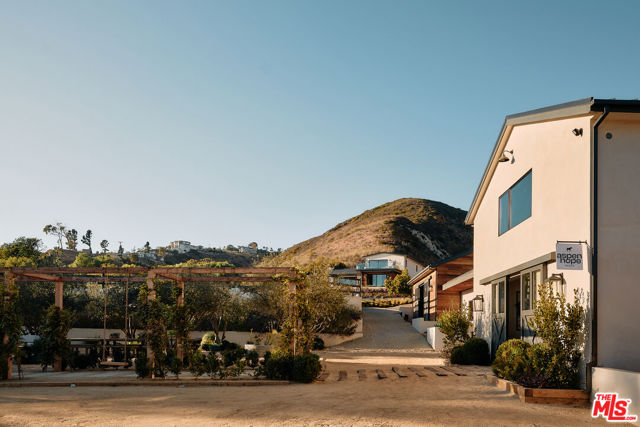 29685 Cuthbert Road, Malibu CA: https://media.crmls.org/mediaz/b1e339e1-b151-453d-a806-967483b2196b.jpg