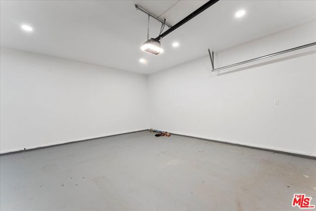 21171 Colina Drive, Topanga CA: https://media.crmls.org/mediaz/b1e35b0f-12f9-4fec-ba35-7ebe4607e9cd.jpg