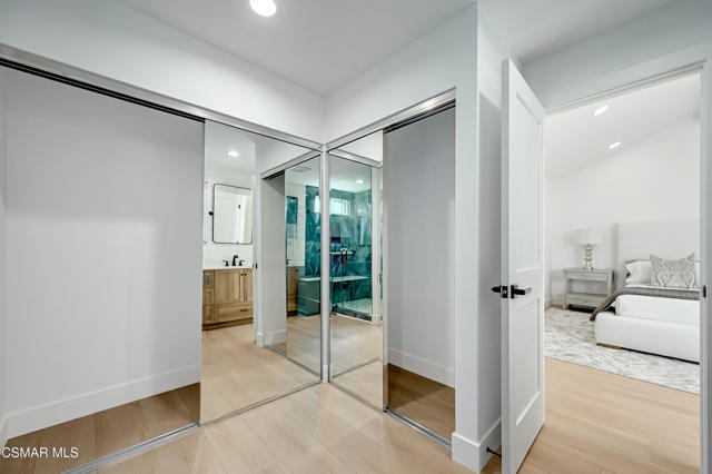 574 Nicole Drive, Newbury Park CA: https://media.crmls.org/mediaz/b1e37069-074f-4250-9421-43a5a873eb5a.jpg