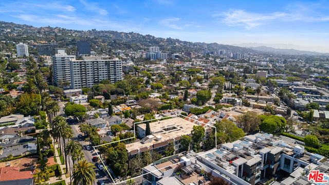 9061 Keith Avenue, West Hollywood CA: https://media.crmls.org/mediaz/b1e370a0-1c33-4903-afac-a20240598994.jpg