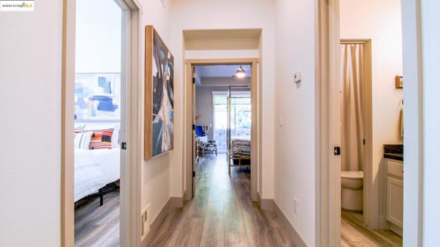 881 Inverness Ln, Brentwood CA: https://media.crmls.org/mediaz/b1e3a42f-be8f-477a-962c-36e18bfede8b.jpg