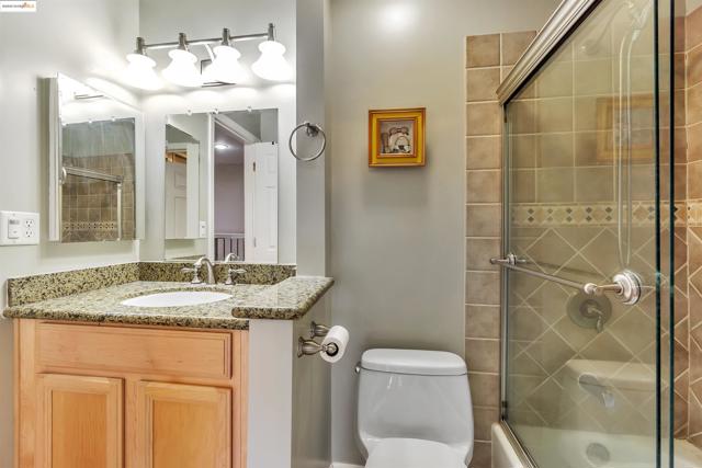 5333 Park Highlands Blvd, Concord CA: https://media.crmls.org/mediaz/b1e3d515-6cb2-4207-ab0f-a5d3787d8671.jpg