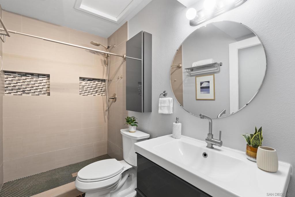 3938 Voltaire St - photo 15