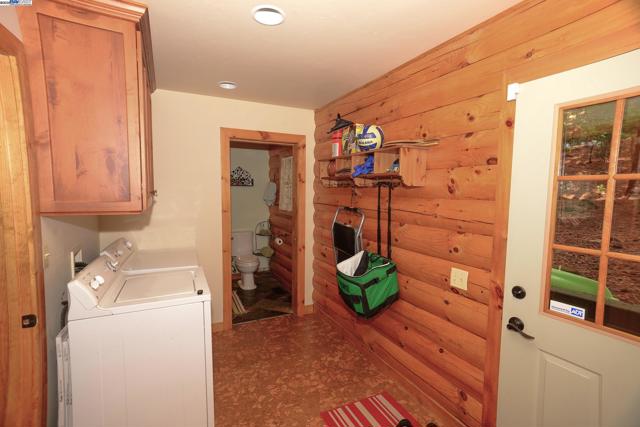 14068 Gas Canyon Rd, Nevada City CA: https://media.crmls.org/mediaz/b1e556be-1c80-4385-9364-858a4f605b1a.jpg