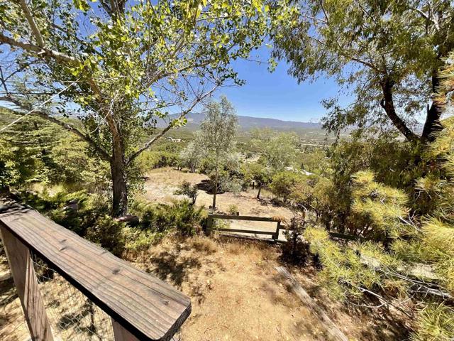 38281 Western Hills Drive, Anza CA: https://media.crmls.org/mediaz/b1e5788b-1a85-4ce8-9219-8029e48e35e3.jpg