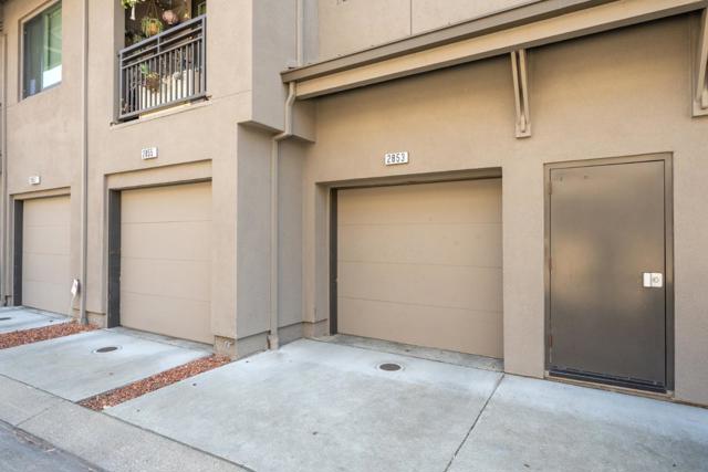 2853 Regatta Drive, Oakland CA: https://media.crmls.org/mediaz/b1e66a61-db73-4fb7-8118-b2a9d718bb5f.jpg