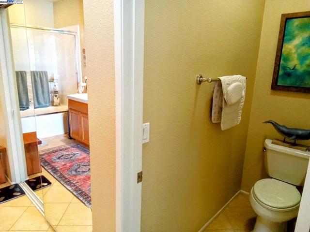 24350 Lorenzo Ln,  CA: https://media.crmls.org/mediaz/b1e76cdf-e3de-47c8-80fb-529362b72a24.jpg