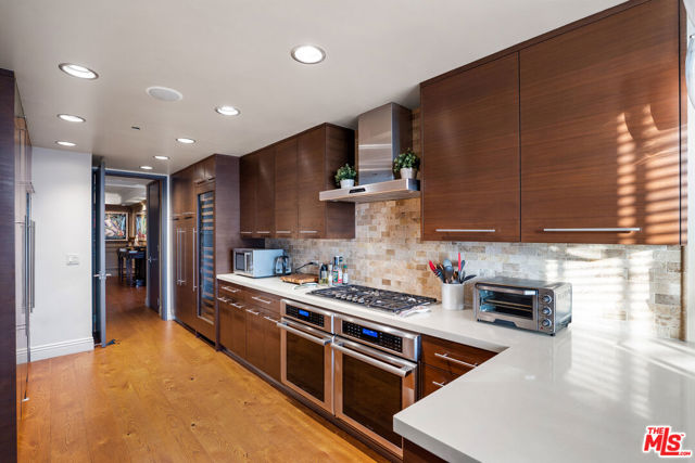 10601 Wilshire Boulevard, Los Angeles CA: https://media.crmls.org/mediaz/b1e84c42-3b7f-4945-b91e-e01c03945b79.jpg