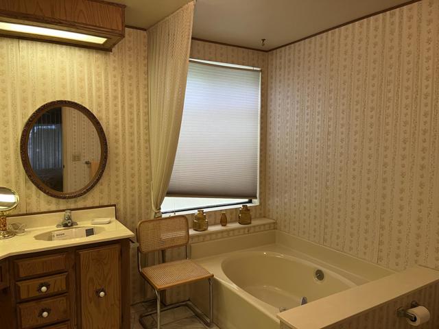 73855 Line Canyon Lane, Palm Desert CA: https://media.crmls.org/mediaz/b1e8d73b-2c8f-40b3-8046-cbebfb2ca61a.jpg