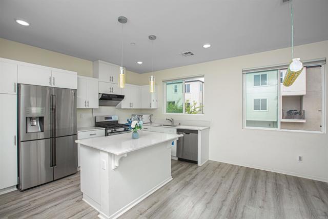 5211 Beachfront Cove, San Diego CA: https://media.crmls.org/mediaz/b1e8f620-79ac-48c7-ba2b-4d170b6edcfe.jpg